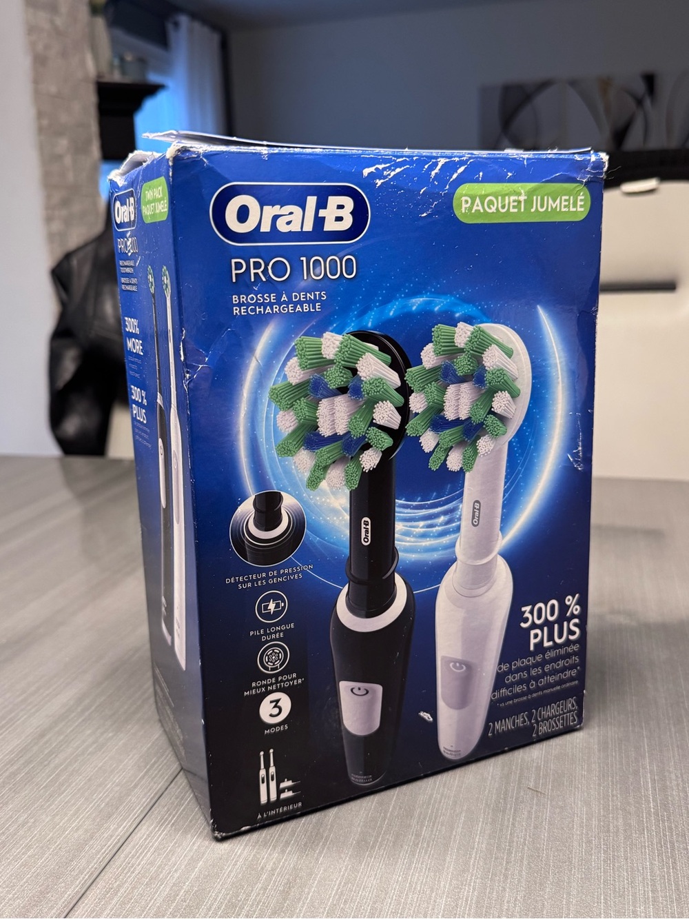Oral-B Pro 1000 Electric Toothbrush Duo - Black & White